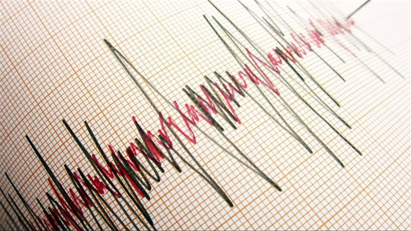 البحوث الفلكية توضح سبب تعديل بيانات زلزال الفجر وترصد 5 توابع غير مؤثرة