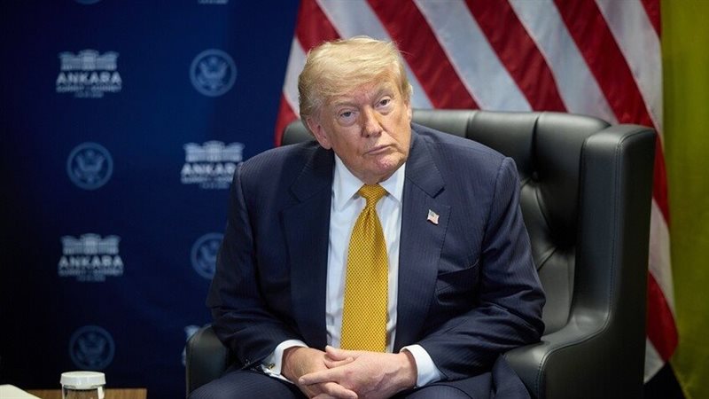 استطلاع: الديمقراطيون يتقدمون اقتصاديًا وتأييد ترامب يتراجع إلى 35%