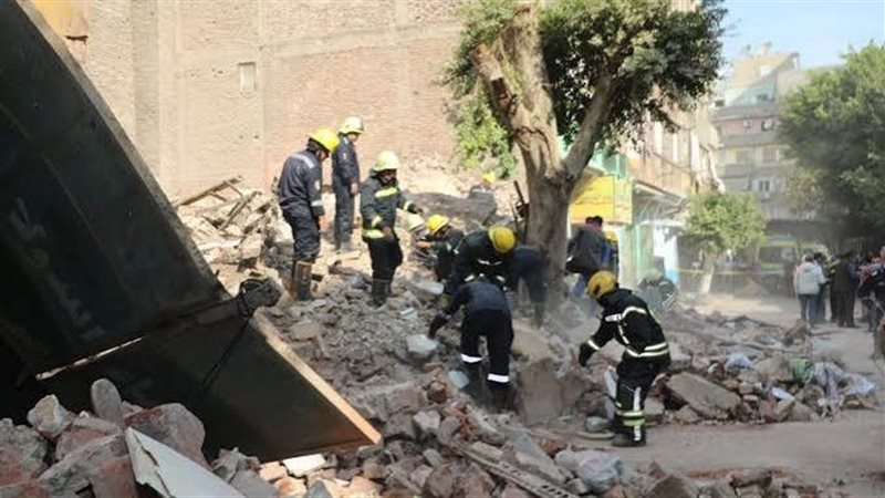مالك عقار روض الفرج المنهار جزئيا: كنت أنوي ترميمه ولا أملك مسكنا آخر