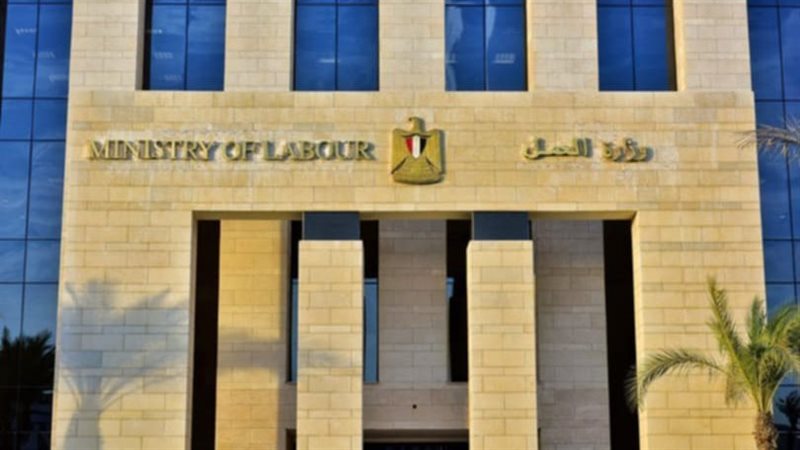وزارة العمل تطلق مبادرة «فوق الـ40» لتوسيع توظيف أصحاب الخبرات