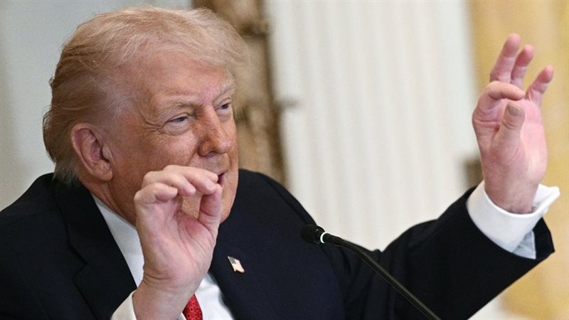 مسؤول بالبيت الأبيض: ترامب يبقي باب التفاوض مع إيران مفتوحًا