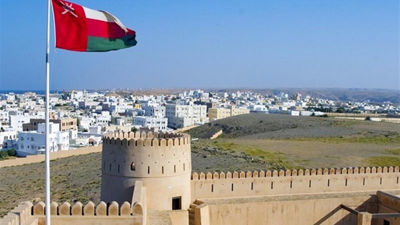 إيران تعلن اتفاقًا مع عُمان لتحديد مسارات عبور السفن في مضيق هرمز