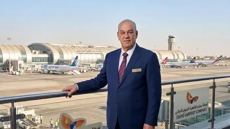 مطار القاهرة يكرم عاملين أسهما في إنقاذ طفل تعرض لاختناق