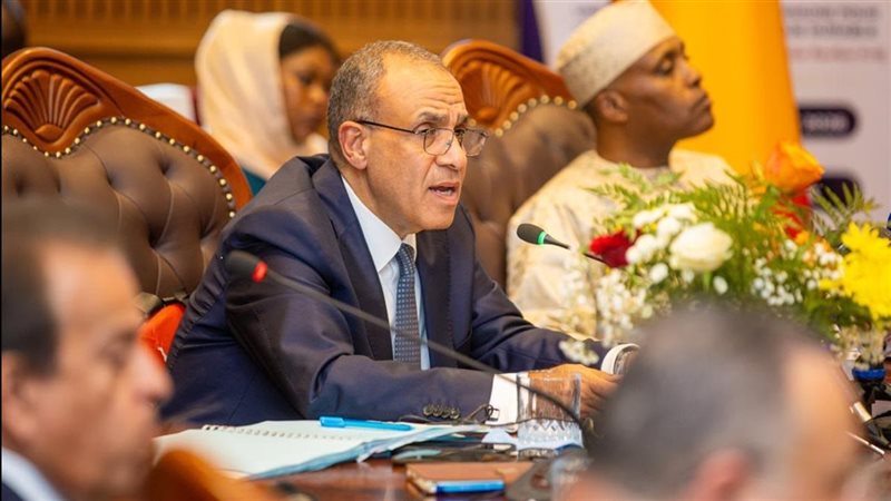 مصر وتشاد تبحثان توسيع التعاون في الاستثمار والصحة والتعليم والبنية التحتية