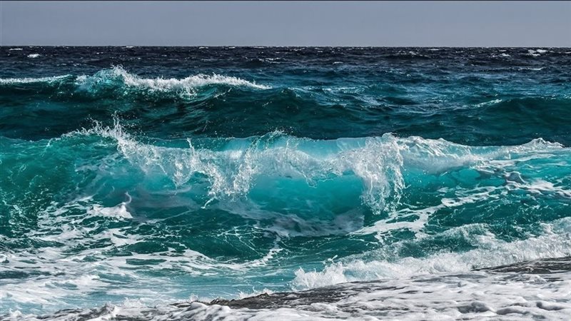 الأرصاد تحذر من اضطراب الملاحة بالبحر الأحمر وسواحل المتوسط اليوم الجمعة