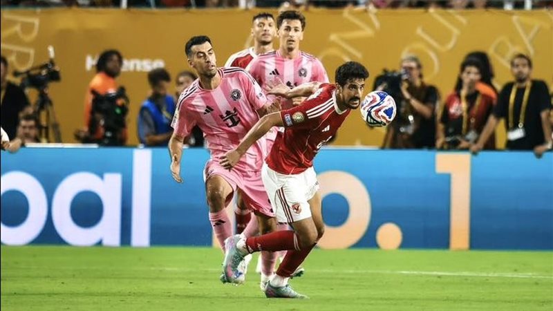 الأهلي يدرس بدائل بن رمضان ويُعسكر في إسبانيا قبل الموسم الجديد