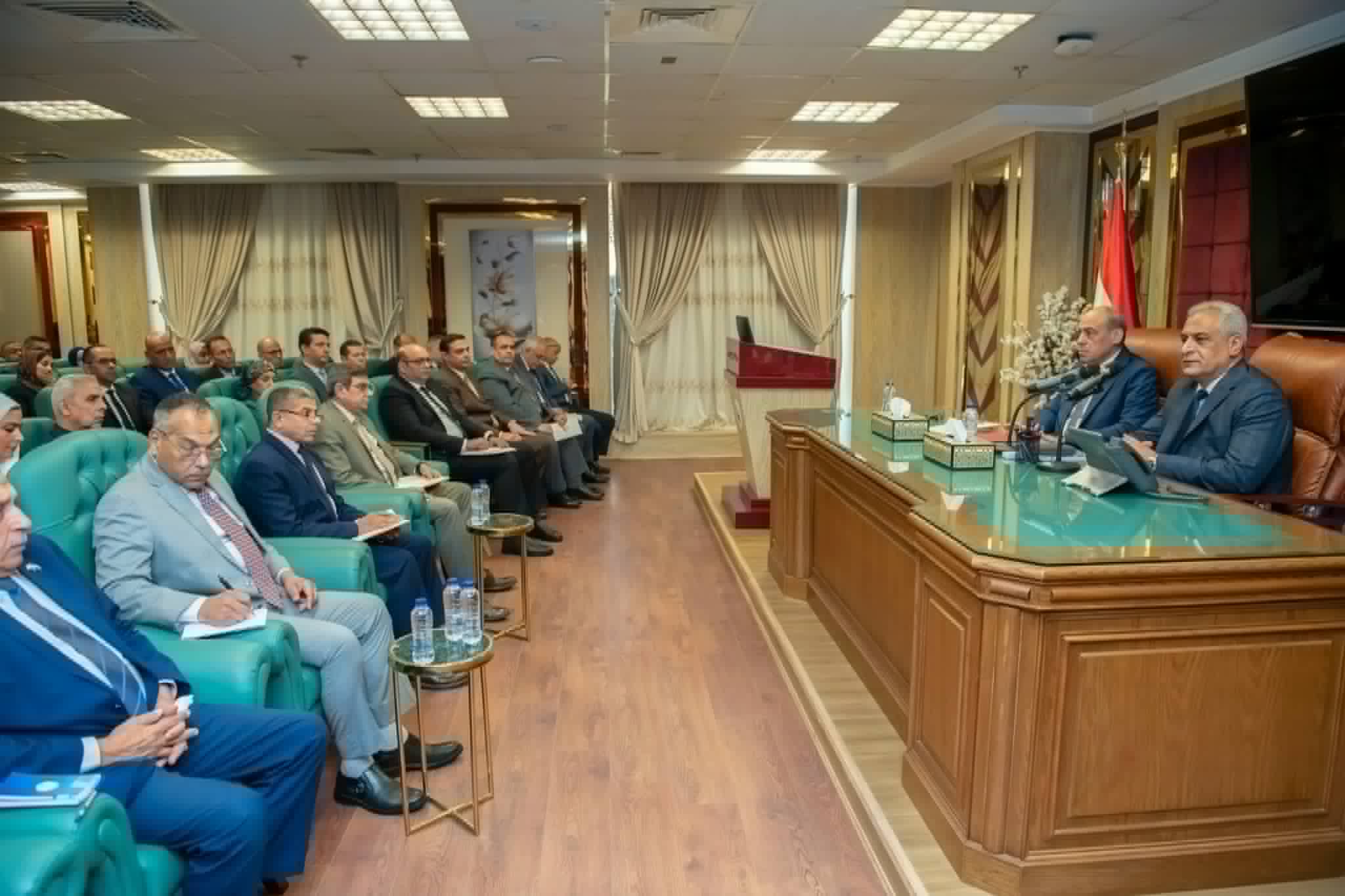 وزير الإنتاج الحربي يؤكد أهمية تنمية العاملين لرفع كفاءة الأداء