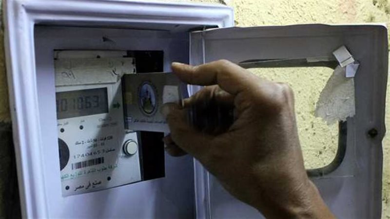 الكهرباء توضح أسباب التوسع في تركيب العدادات الكودية للمباني المخالفة