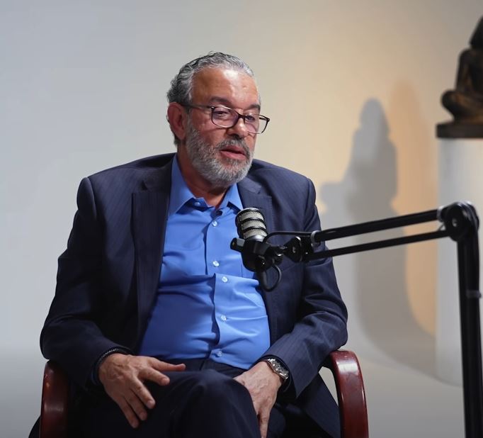 عمرو خفاجي: الصحافة وصناعة الأخبار أساس تأهيل العاملين بالإعلام