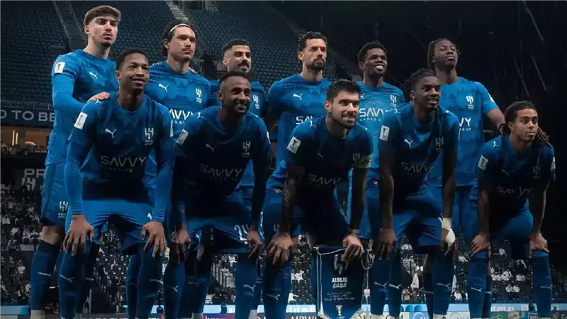 الهلال يتجاوز الرائد بثنائية والقادسية يكتسح الطائي في كأس خادم الحرمين