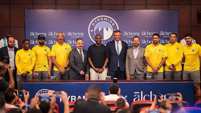 بيراميدز يقدم رولاني موكوينا مديرًا فنيًا ويعلن راعيه الجديد