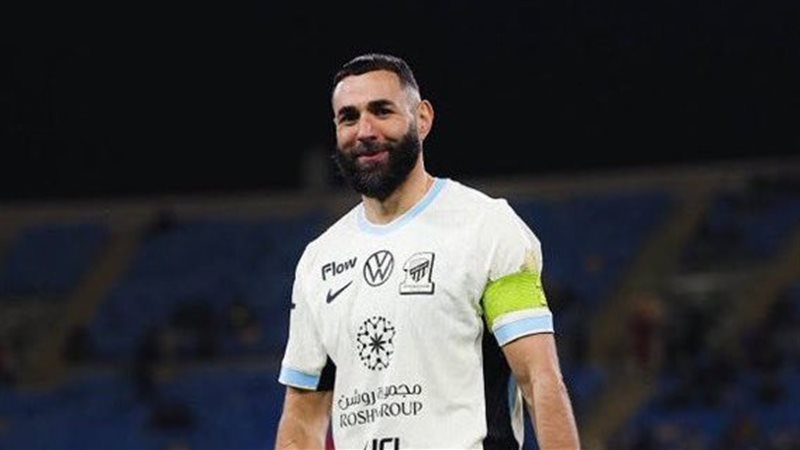 طرابزون سبور يفاوض كريم بنزيما للانضمام إلى محمد صلاح