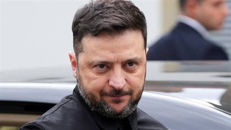 زيلينسكي يتوعد بالرد بعد هجوم بمسيرة روسية على مركز تسوق في كريفي ريه