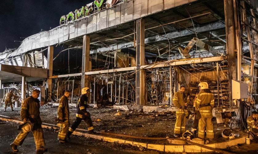 مقتل 5 وإصابة 91 بينهم 6 أطفال في هجوم روسي على مركز تجاري بكريفي ريه