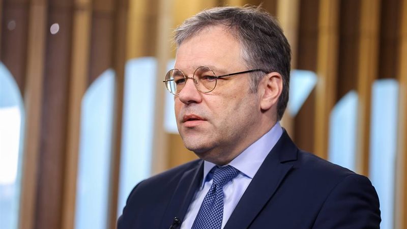 موسكو تتهم أوكرانيا باستخدام مسيرات مبرمجة بالذكاء الاصطناعي لاستهداف حافلات مدنية