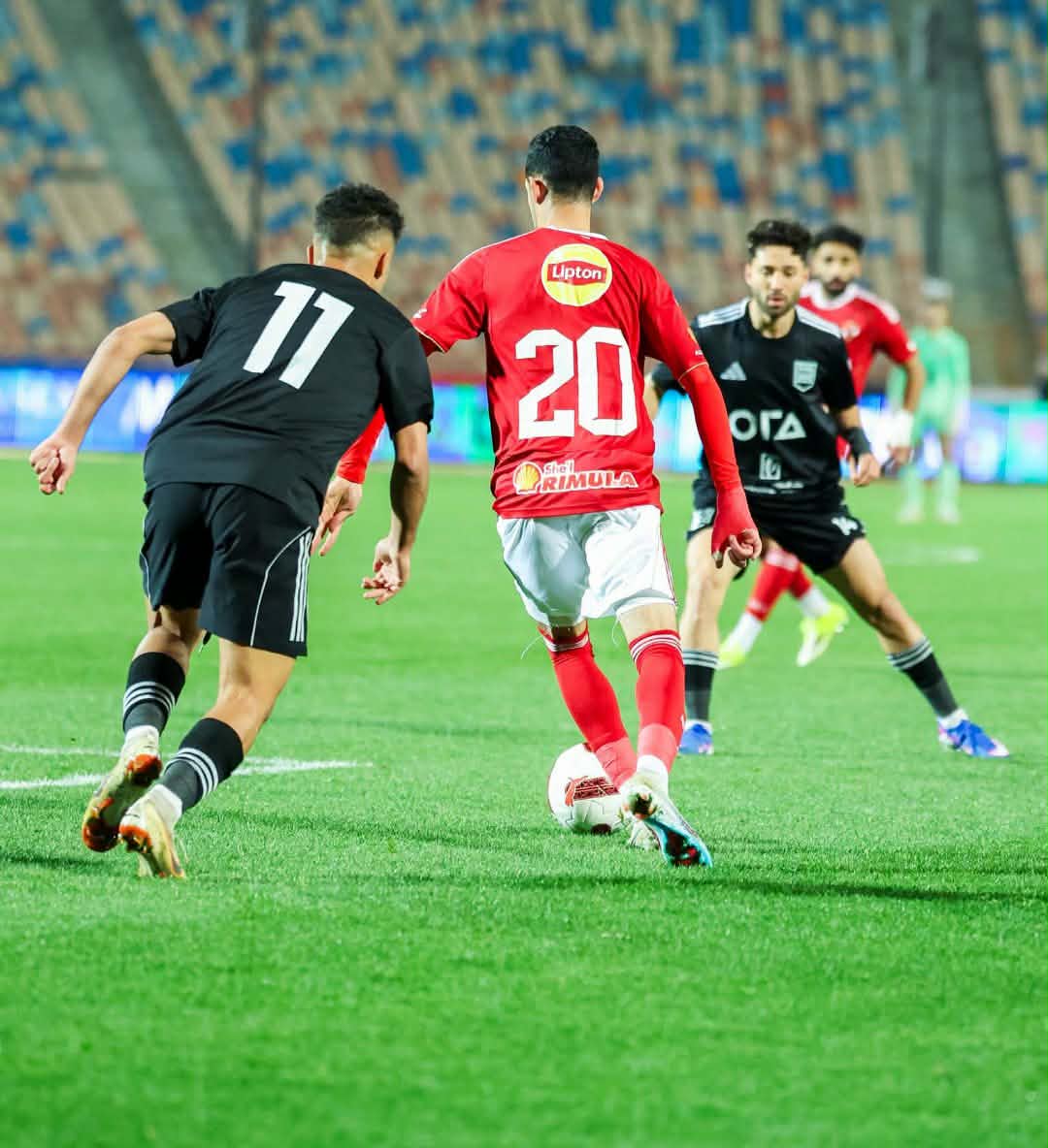الأهلي يواجه زد في الدوري بسجل خالٍ من الهزائم خلال 6 مباريات