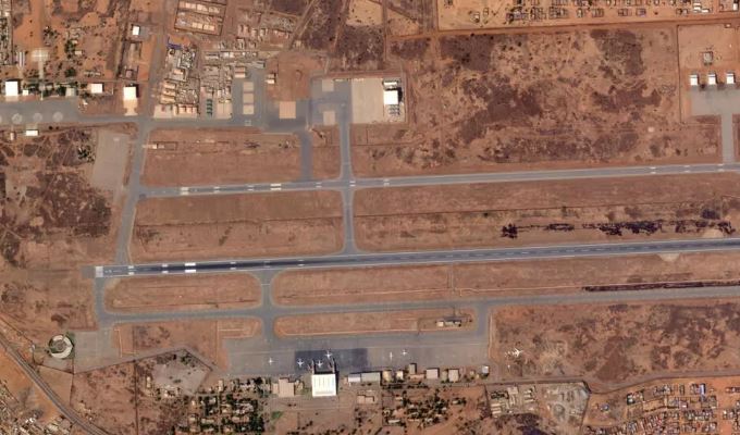 إطلاق نار وانفجارات في نيامي وهجوم قرب القصر الرئاسي بالنيجر