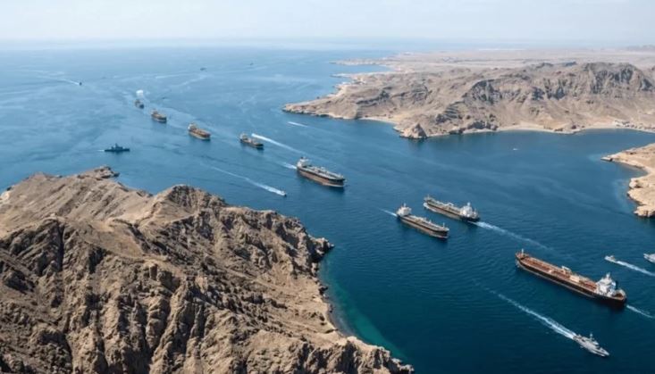 الحرس الثوري الإيراني يعلن إغلاق مضيق هرمز أمام السفن غير المنسقة مع طهران
