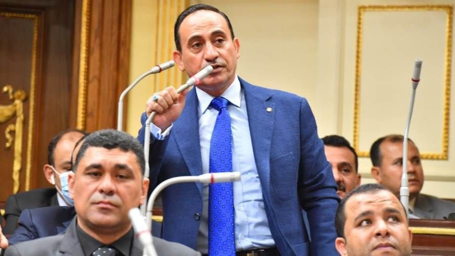 سؤال برلماني للحكومة بشأن تكليف خريجي الكليات الطبية بعيدًا عن محل الإقامة