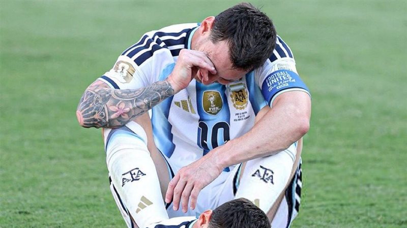 ليونيل ميسي يعلن اعتزاله اللعب دوليًا مع منتخب الأرجنتين