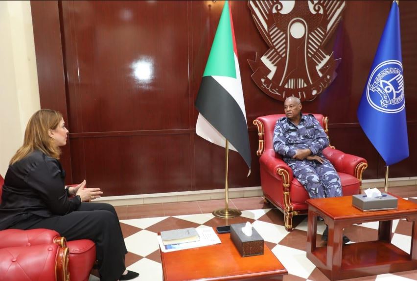 وزير الداخلية السوداني: إعادة تشغيل 103 أقسام شرطة بالخرطوم وخطة لإخلائها من التشكيلات العسكرية