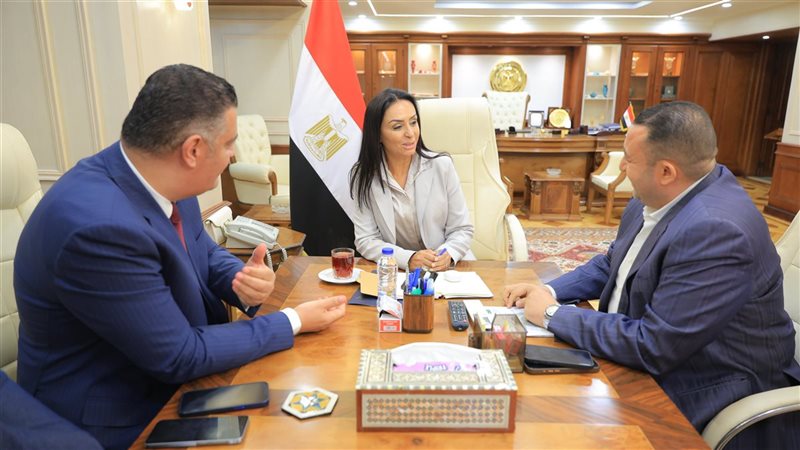 مايا مرسي تبحث مع النواب مقترحات تعزيز الحماية الاجتماعية بالمحافظات