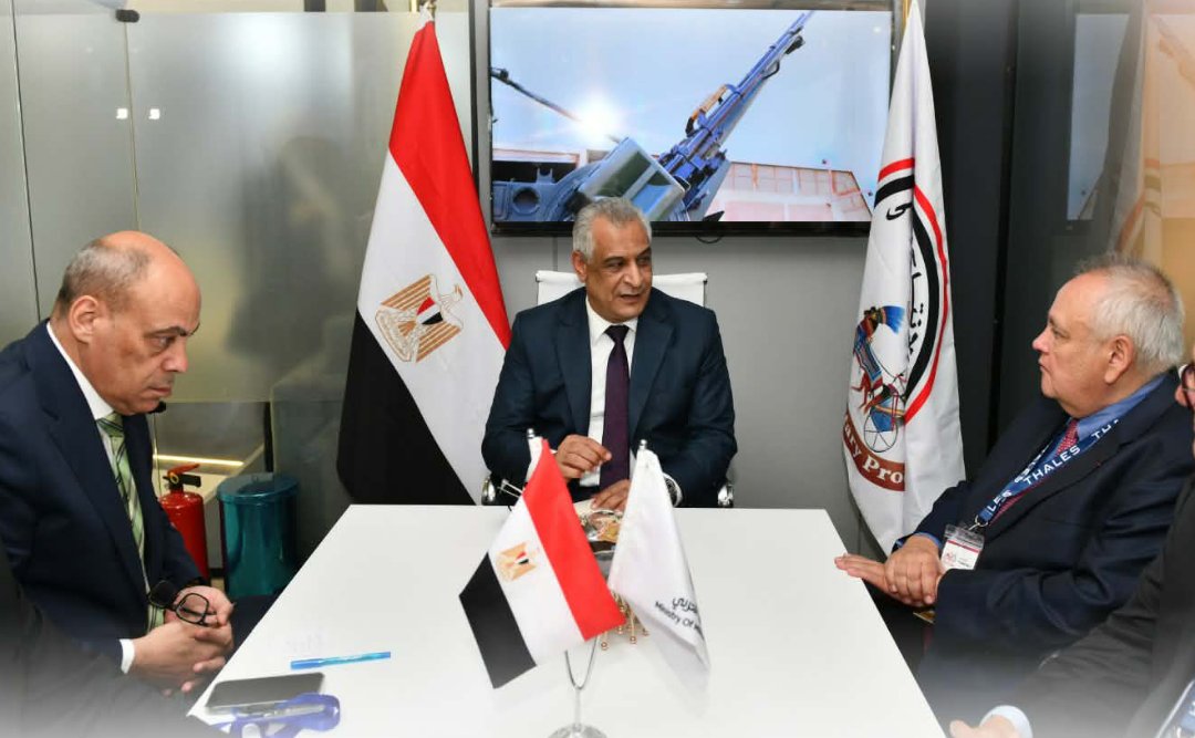 وزير الإنتاج الحربي يبحث مع «تاليس» توسيع التعاون ونقل التكنولوجيا