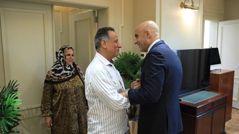 وزير التعليم يكرّم مديري مدرستي برقطا الإعدادية والشهيد أحمد سمير تقديرًا لجهودهما