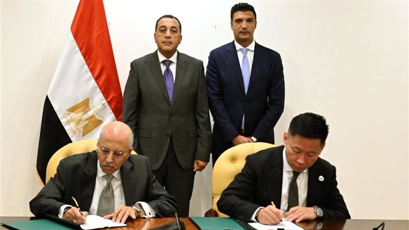 مدبولي يشهد توقيع عقد لإنشاء مصنع بطاريات كهربائية باستثمارات تتجاوز ملياري جنيه