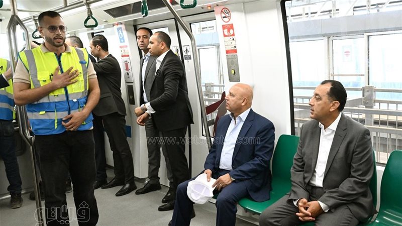 مدبولي يستقل مونوريل غرب النيل ويتابع التجهيز للتشغيل التجريبي