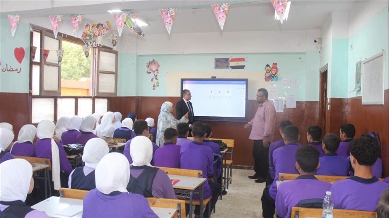 محافظ الجيزة يتابع بدء الدراسة ويوجه برفع جاهزية المدارس