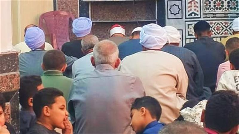 دار الإفتاء: الأولى أن يؤم خطيب الجمعة المصلين ويجوز تقديم غيره للعذر