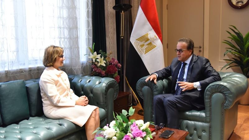 وزير الصحة يبحث توطين الأجهزة الطبية وتوظيف الذكاء الاصطناعي في الخدمات