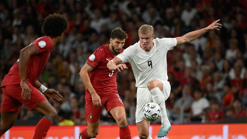 البرتغال تهزم النرويج 2-1 وتعزز صدارتها في دوري الأمم الأوروبية