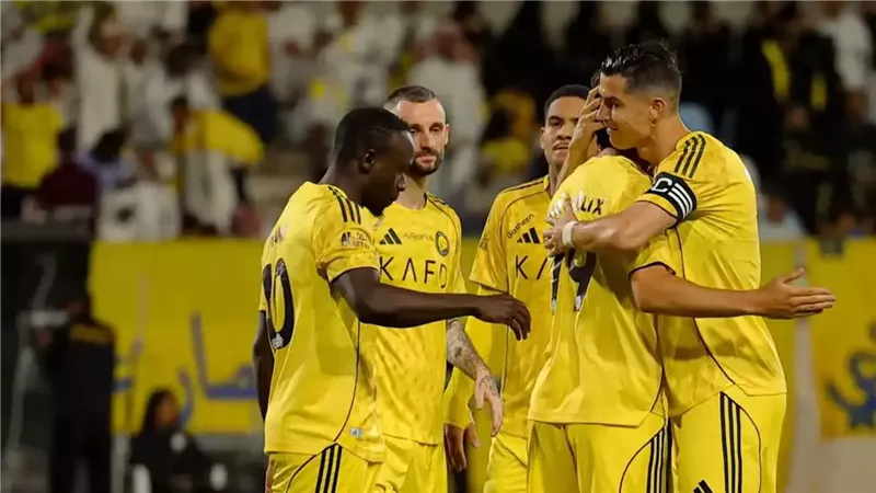 النصر يتقدم على نيفتشي فرغانة بثنائية بوشل وأنجيلو في الشوط الأول