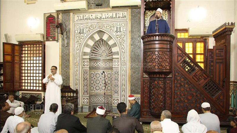 الإفتاء توضح الحد الأدنى لصحة خطبة الجمعة وحكم إمامة الحلاق