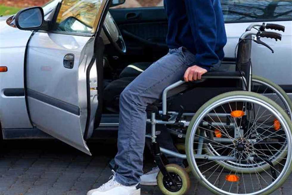 إجراءات من التضامن والجمارك لضبط منظومة استيراد سيارات ذوي الإعاقة
