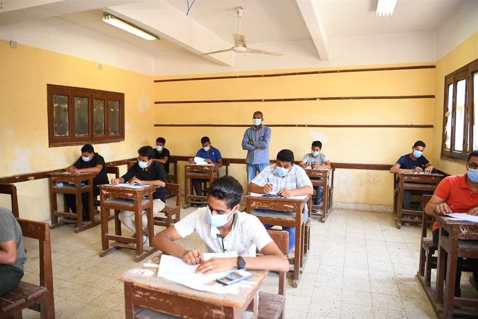 تحرك هام من التعليم بشأن إجابات امتحان العربى للثانوية العامة