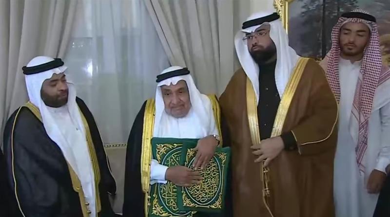 بعد تسليمه مفتاح الكعبة.. من هو الشيخ عبد الوهاب بن زين العابدين الشيبى السادن الـ 78