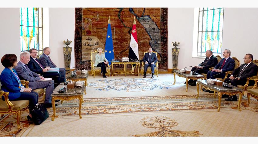 السيسي يستقبل رئيسة المفوضية الأوروبية ويشدد على ضرورة تكاتف الجهود الدولية لوقف إطلاق النار بغزة