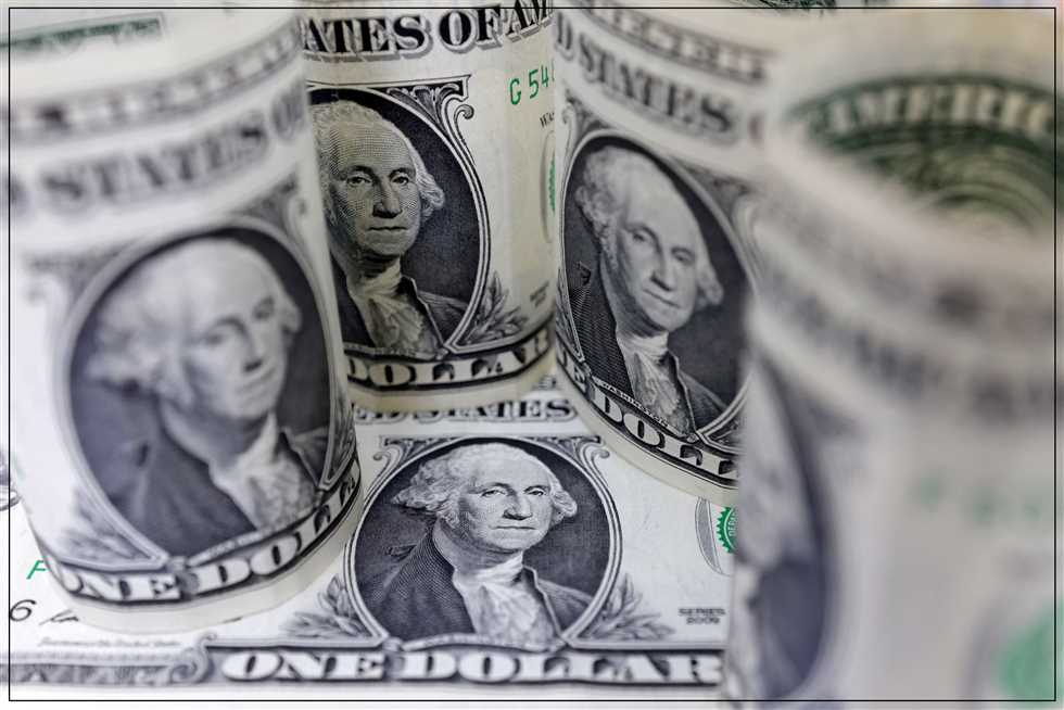 سعر الدولار أمام الجنيه المصري في تعاملات اليوم الإثنين 22-7-2024