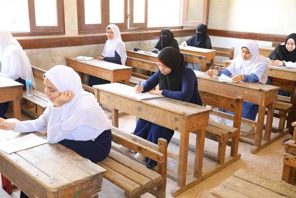 طلاب الثانوية العامة «علمي رياضة» يؤدون غدا امتحان مادة الديناميكا