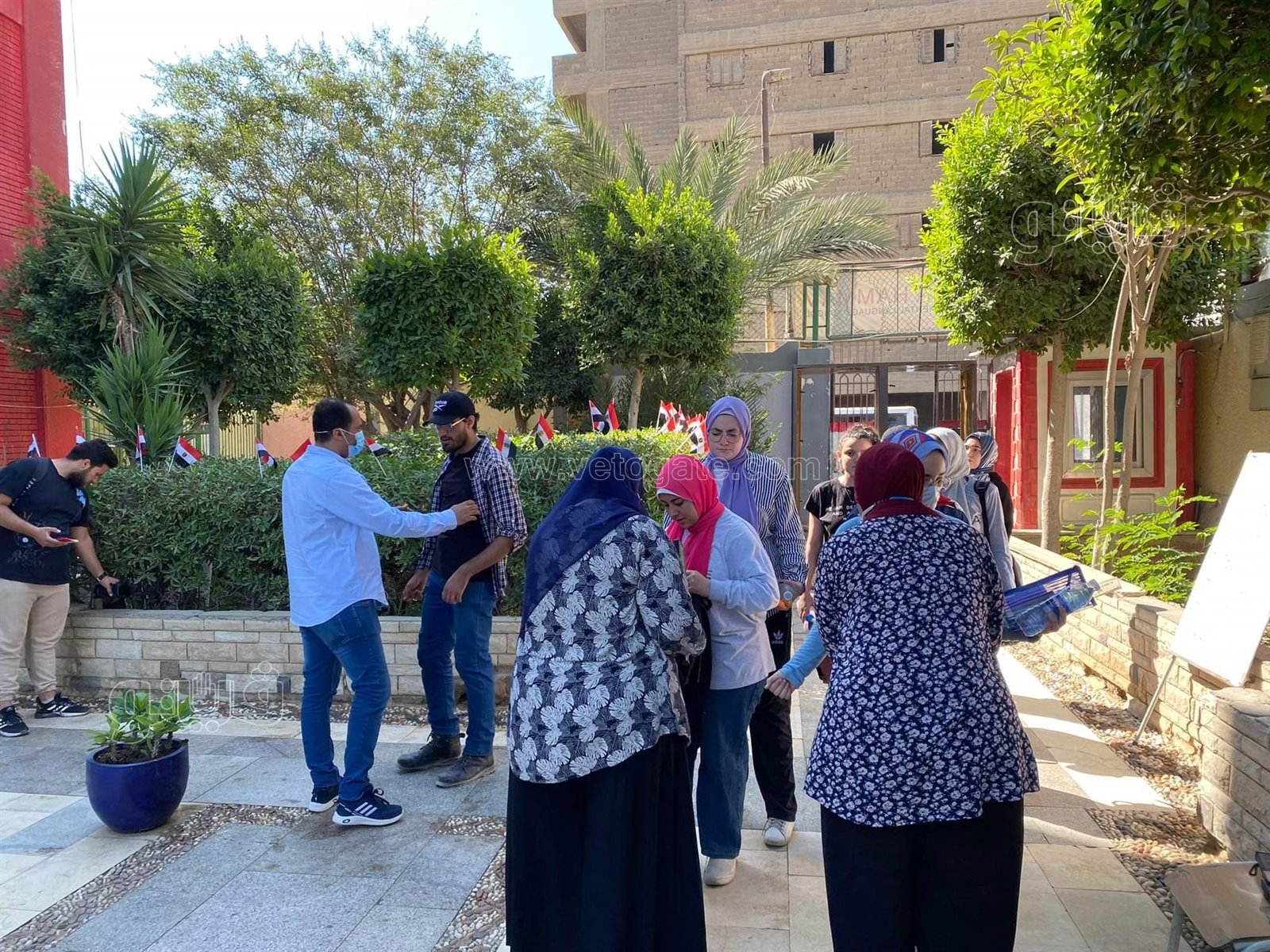 تفتيش طلاب الثانوية العامة بالجيزة قبل انطلاق امتحان الجبر والجيولوجيا وعلم النفس