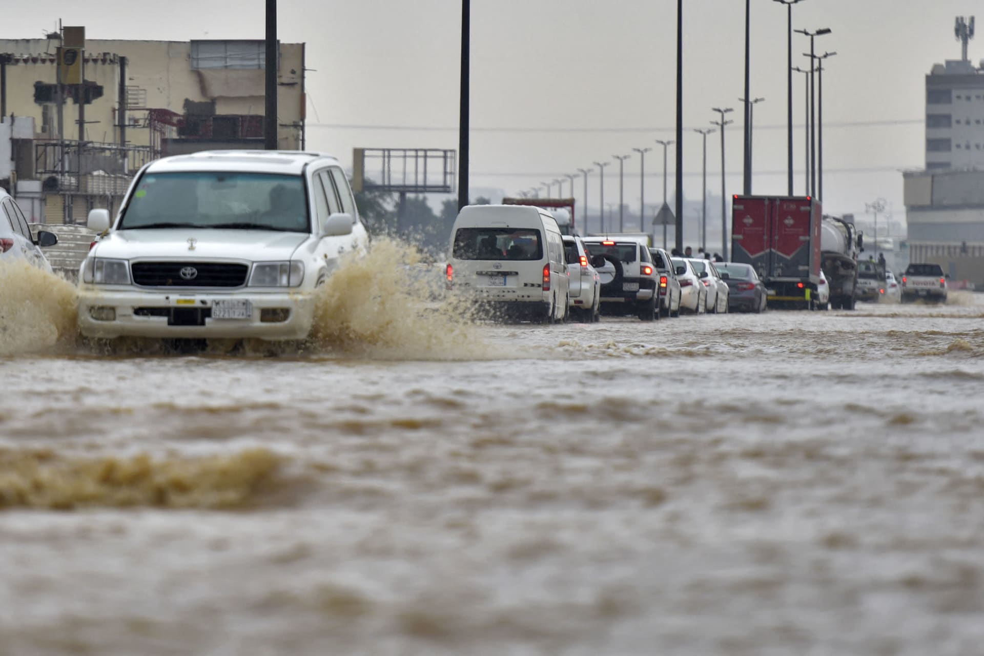 المدينة المنورة.. أمطار وسيول قوية تتسبب في خسائر وأضرار جسيمة