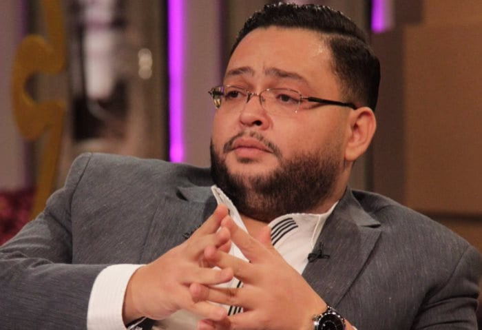 أحمد رزق يعرض الدية على أسرة عامل «الدليفيري» ضحية ابنه