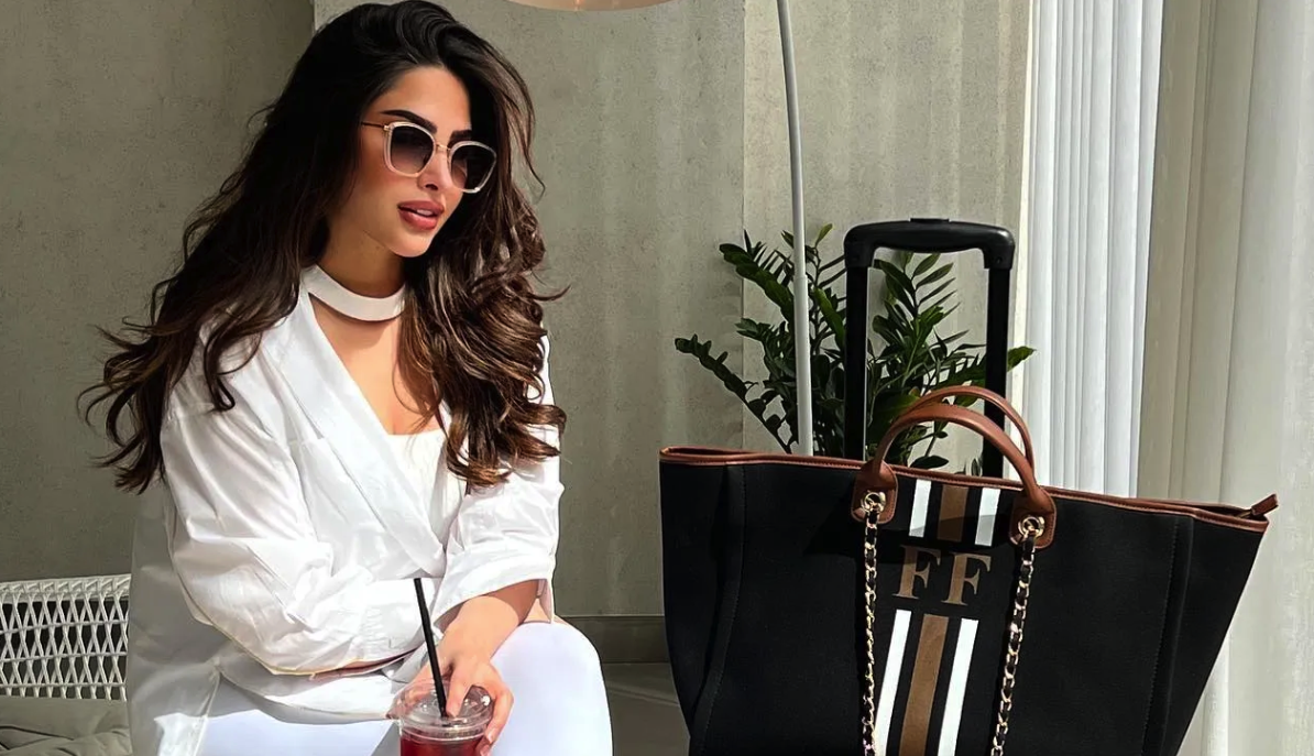 لا تتخلي عن أناقتكِ أثناء السفر.. ستايلات عصرية ننصحك باعتمادها