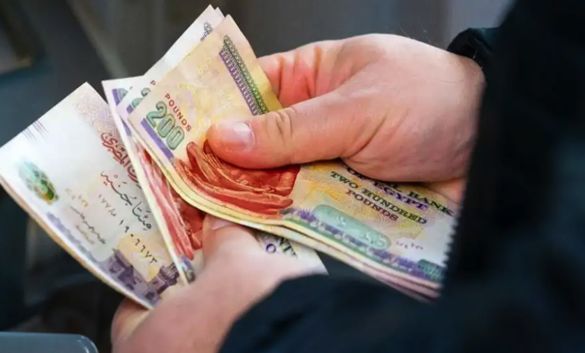 مفاجآت بالجملة للموظفين.. زيادة المرتبات وتقليل عدد ساعات العمل والتطبيق في هذا الموعد