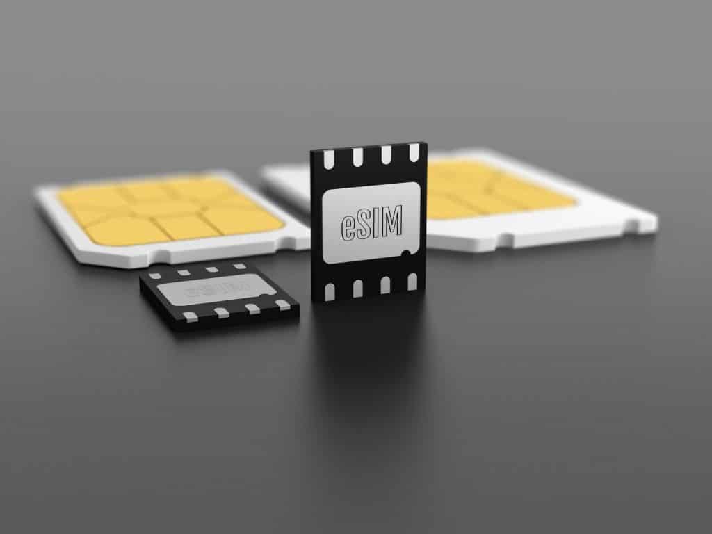 قبل ساعات من طرحها.. كل ما تحتاج معرفته عن شريحة eSIM وقائمة الأجهزة المتوافقة معها