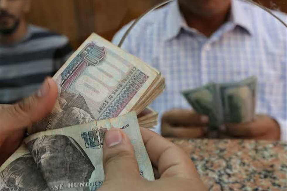 هل يشمل القرار المستفيدين من تكافل وكرامة؟.. تفاصيل رفع الحد الأدنى للمعاش لـ1500 جنيه