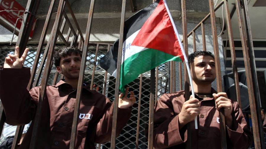 وصول الأسرى الفلسطينيين للأراضي المصرية عقب إطلاق سراحهم